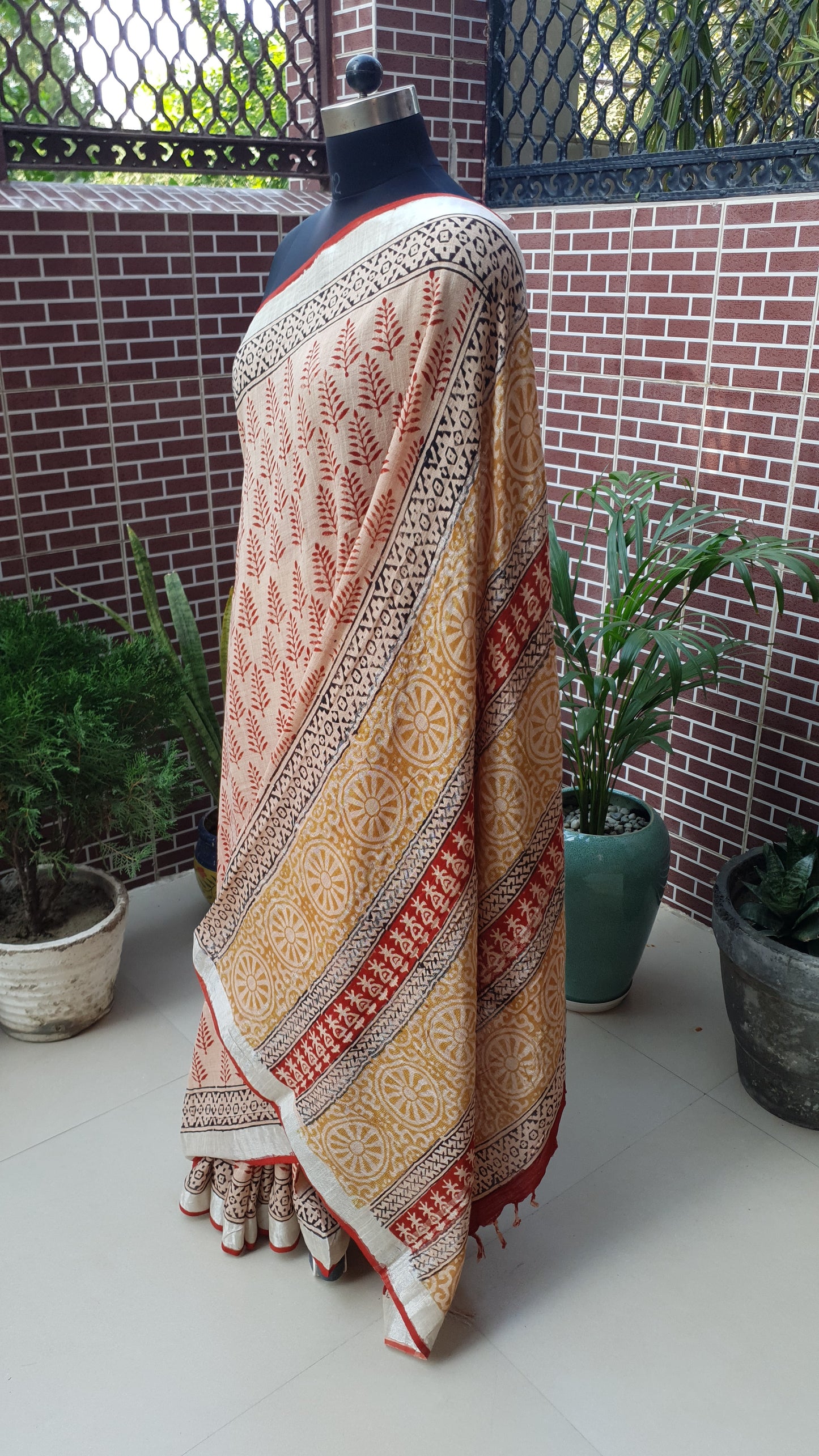 Biscuit Brown HBP Linen Saree LNHB-0005