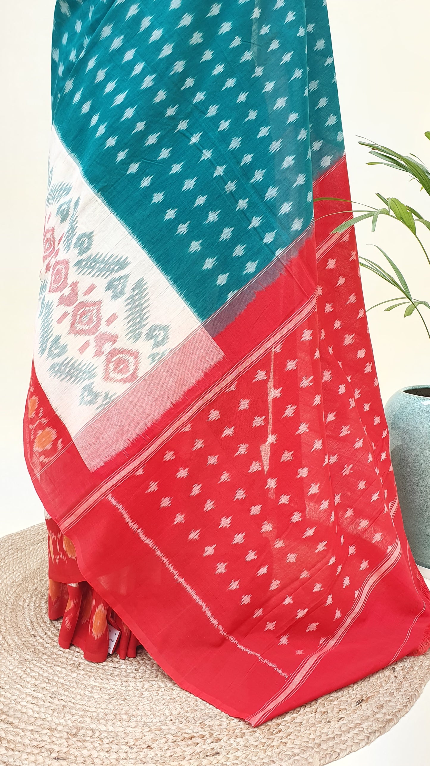 Noble Green & Red Hand Woven Pochampalli Ikkat Saree PPHW-0006