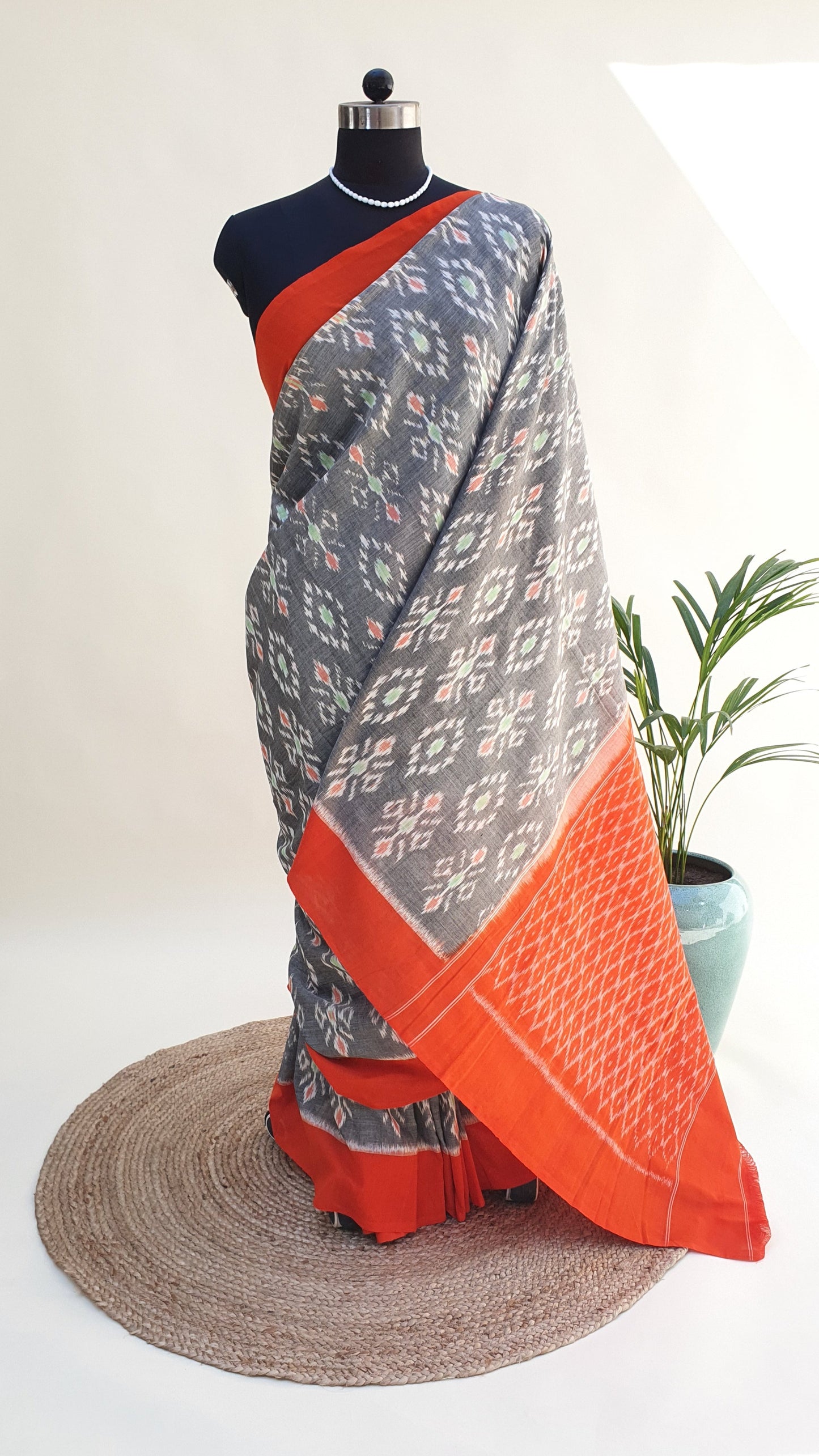 Sky Grey Hand Woven Pochampalli Ikkat Saree PPHW-0010