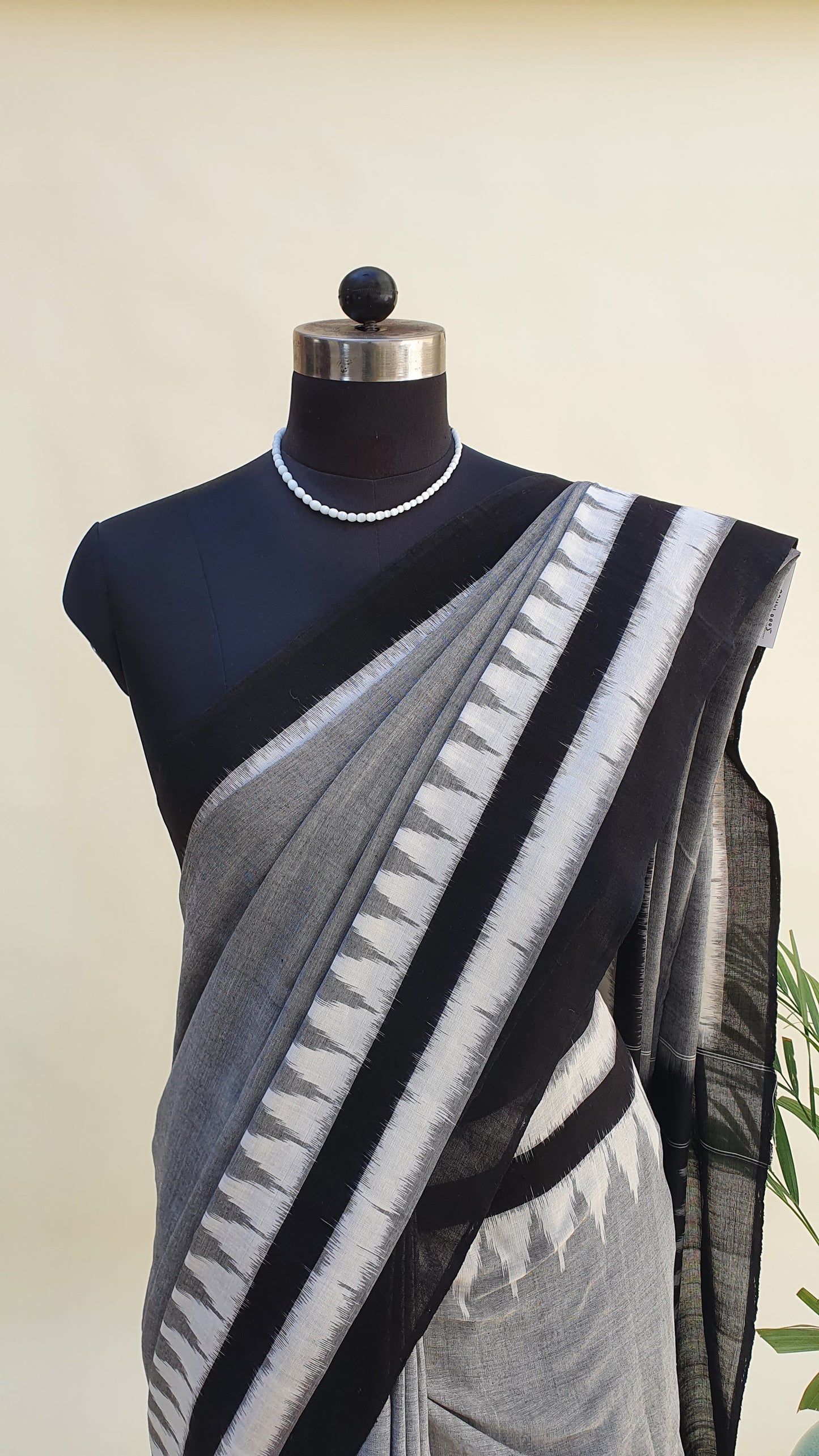Metal Grey Hand Woven Pochampalli Ikkat Saree PPHW-0005