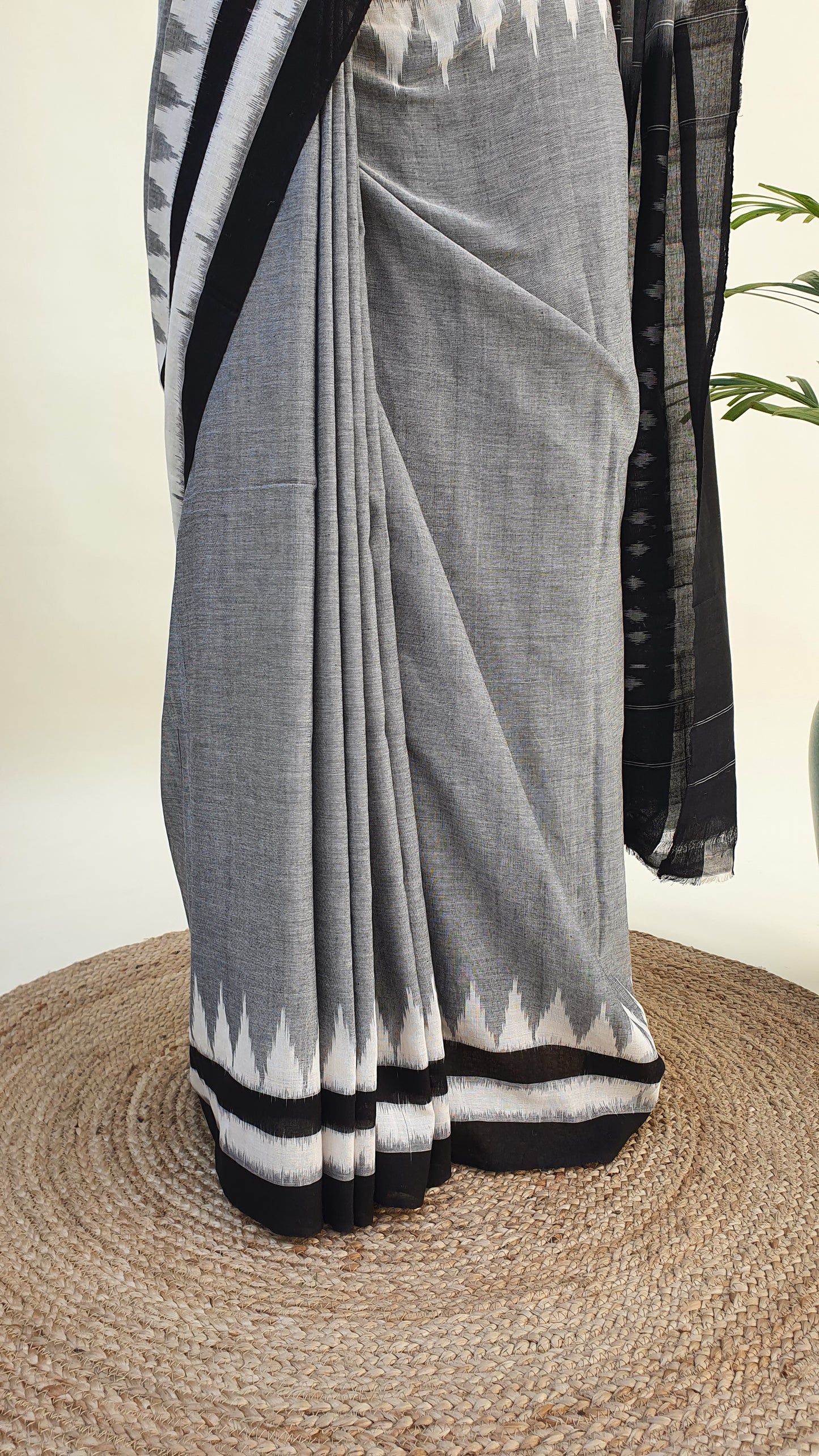 Metal Grey Hand Woven Pochampalli Ikkat Saree PPHW-0005