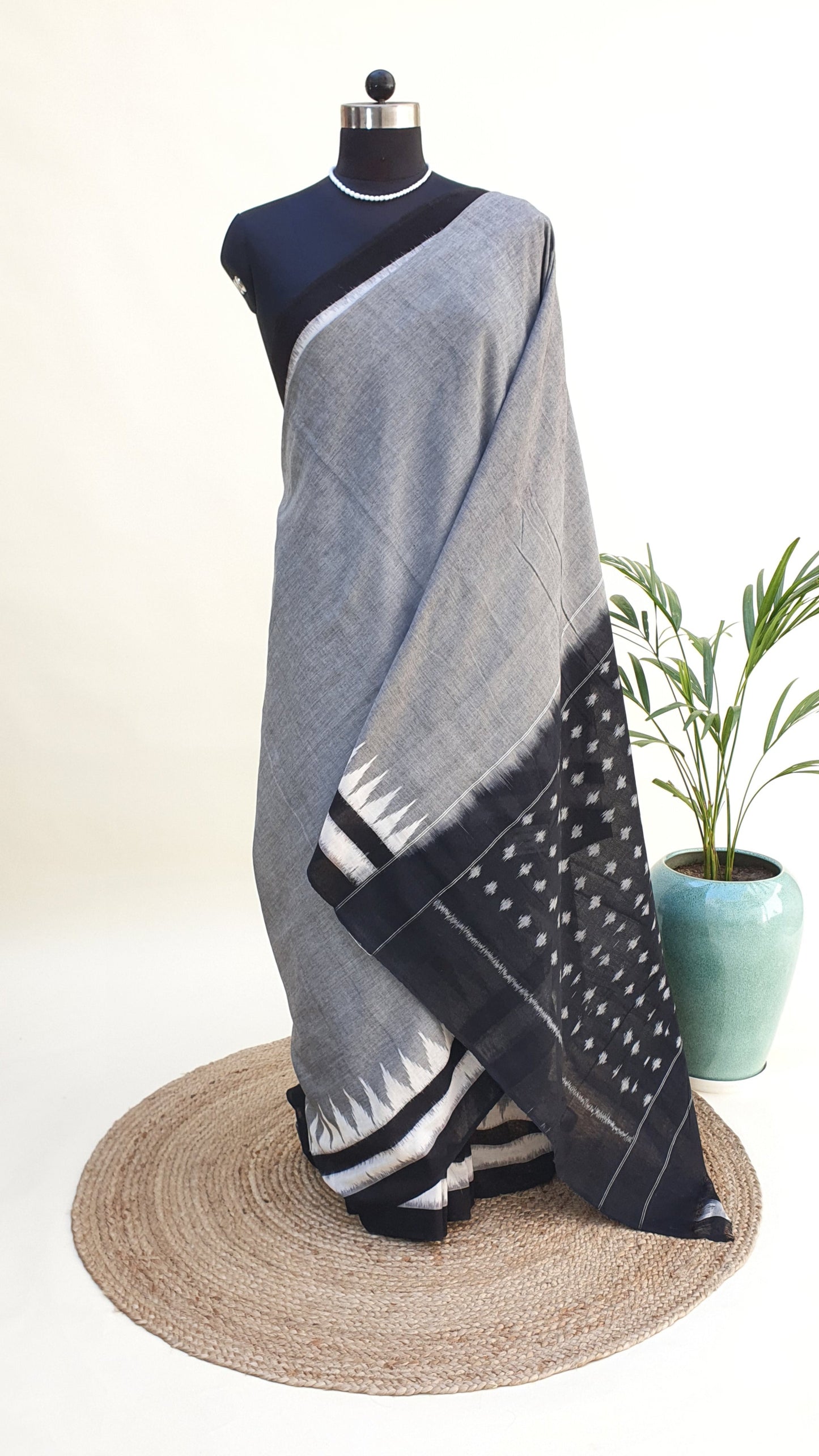 Metal Grey Hand Woven Pochampalli Ikkat Saree PPHW-0005