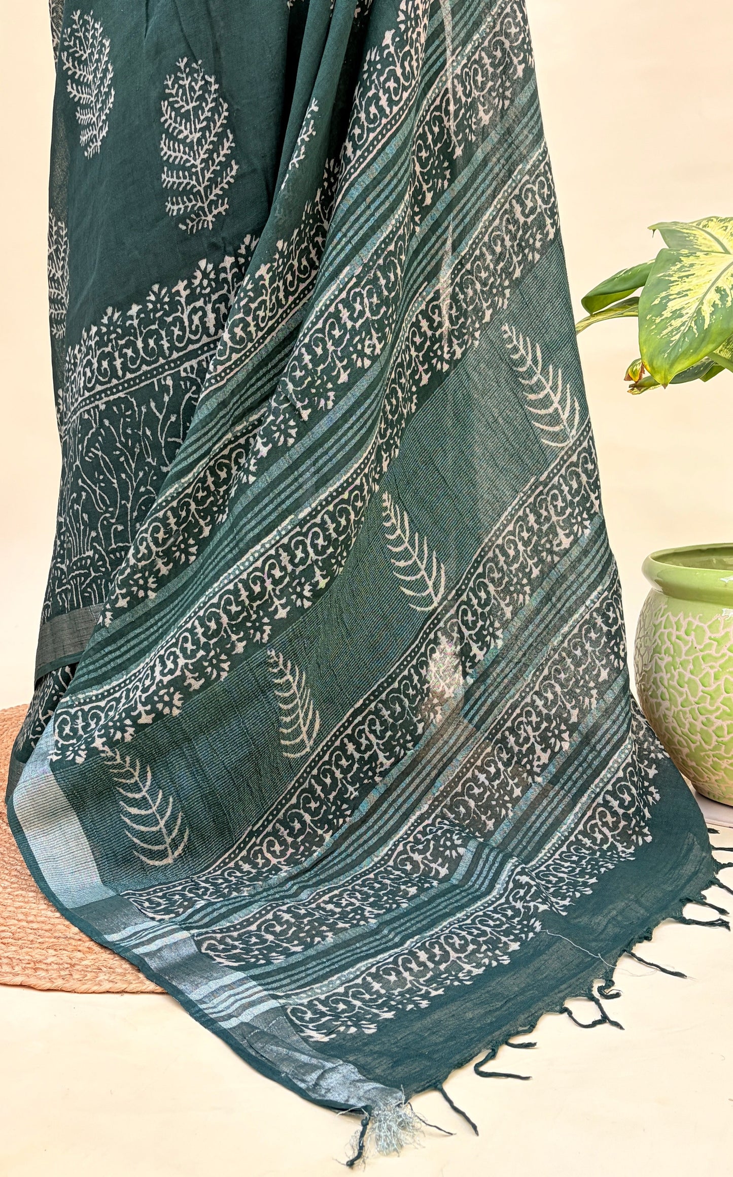 Forrest Green HBP Linen Saree | LNHB-AN8201
