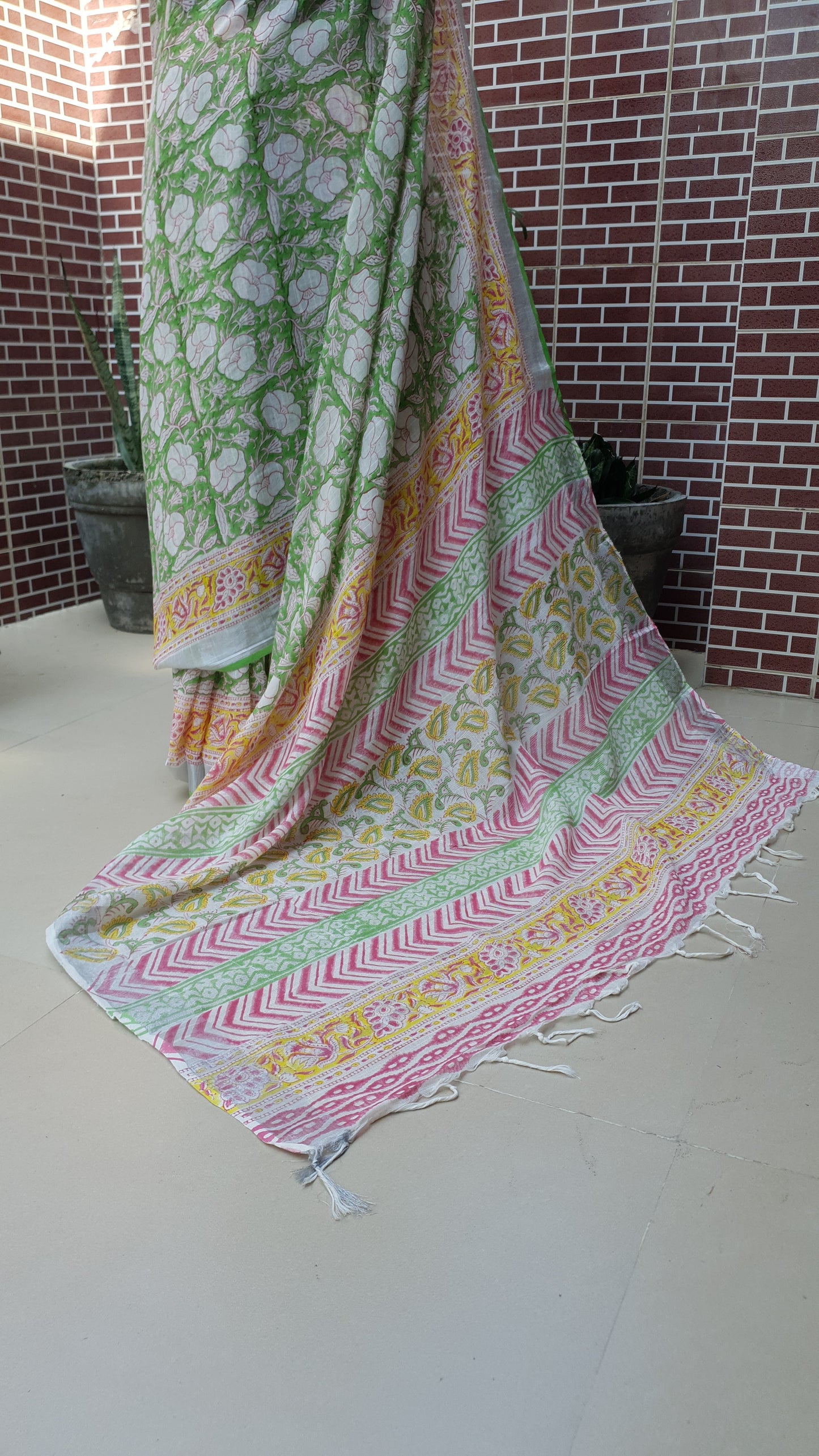 Parrot Green & Yellow HBP Linen Saree LNHB-0004