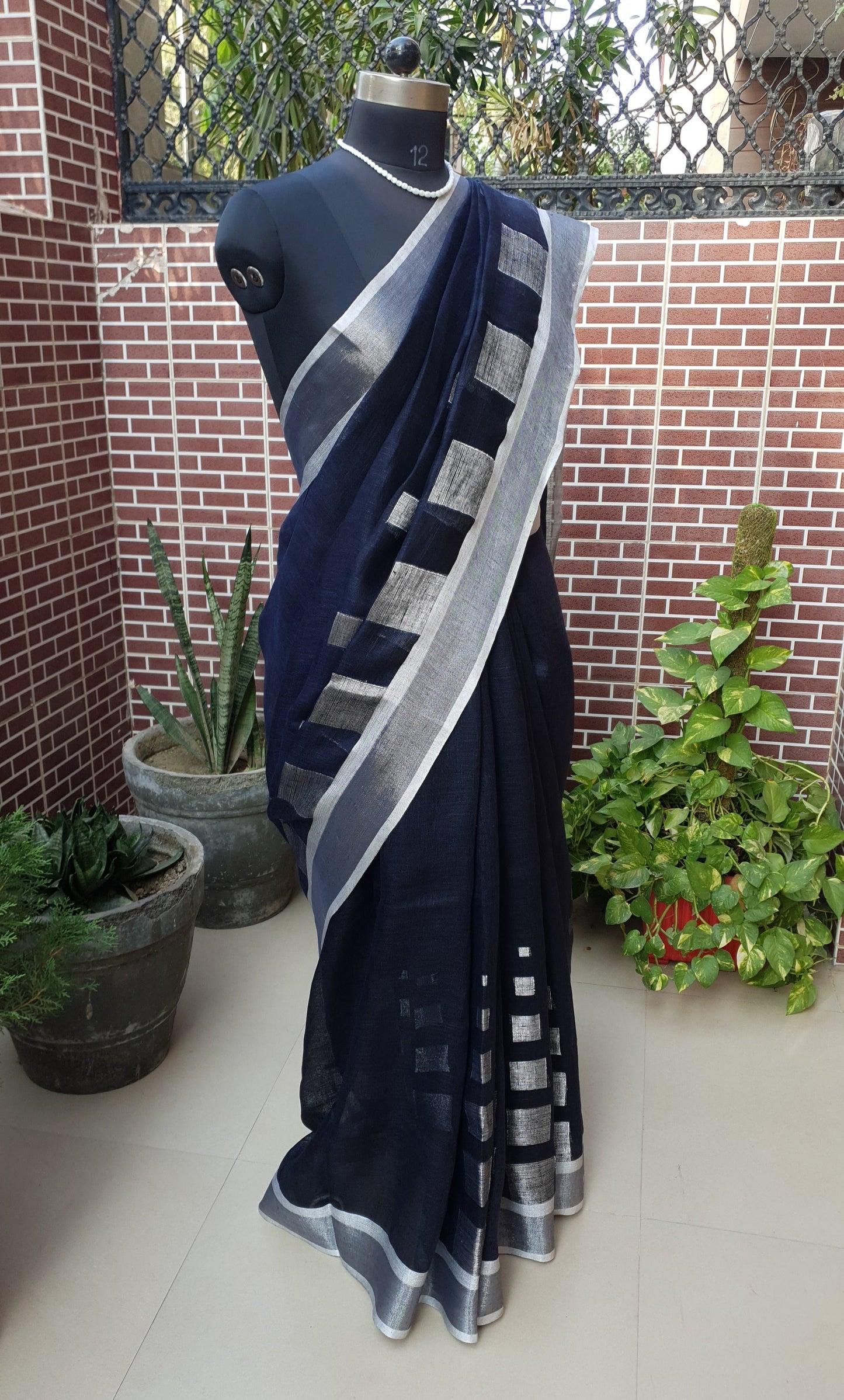 Deep Blue Hand Woven Linen Saree LNHW-0008