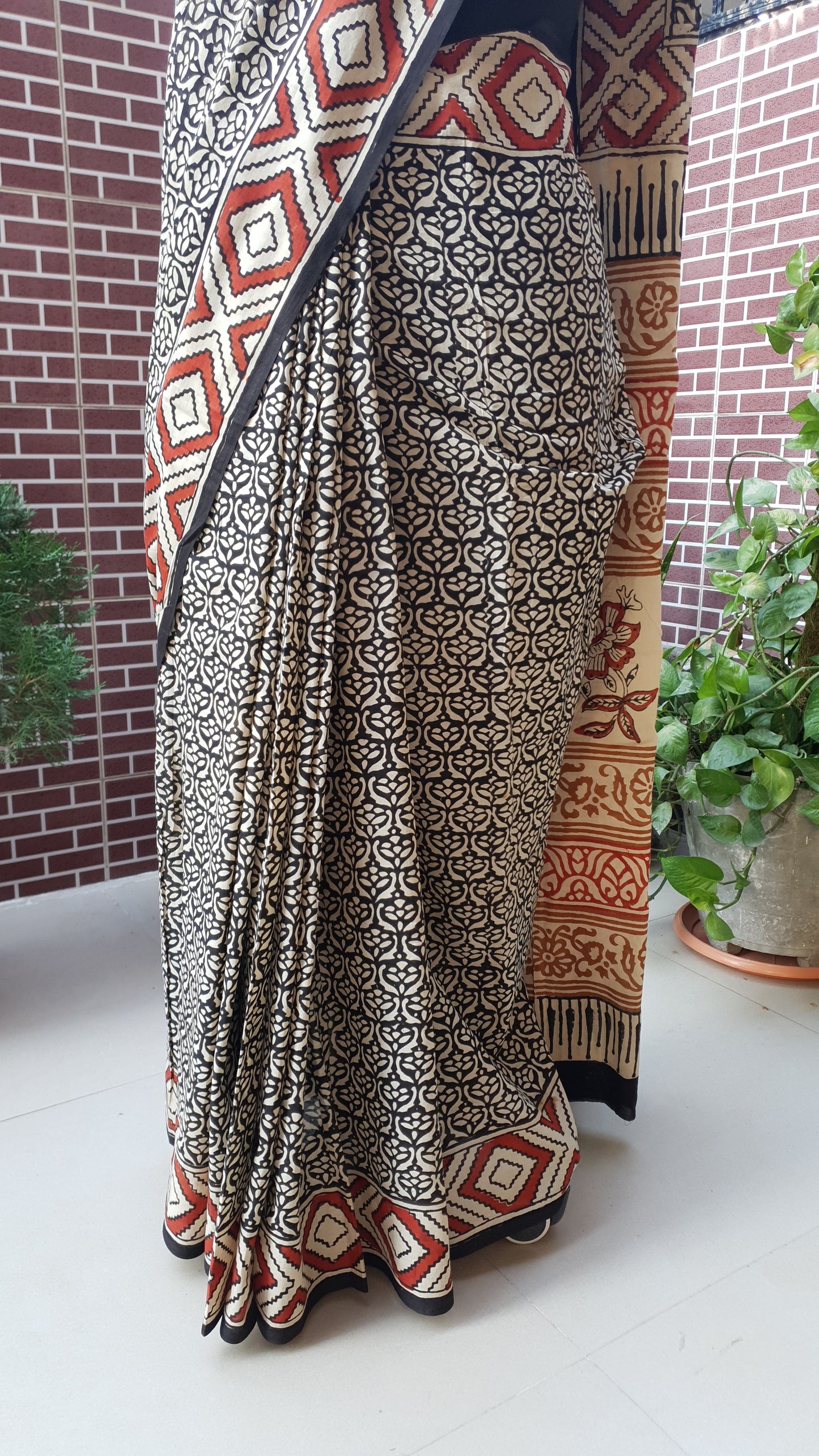 Black & Beige HBP Mul Cotton Saree MCHB-0003