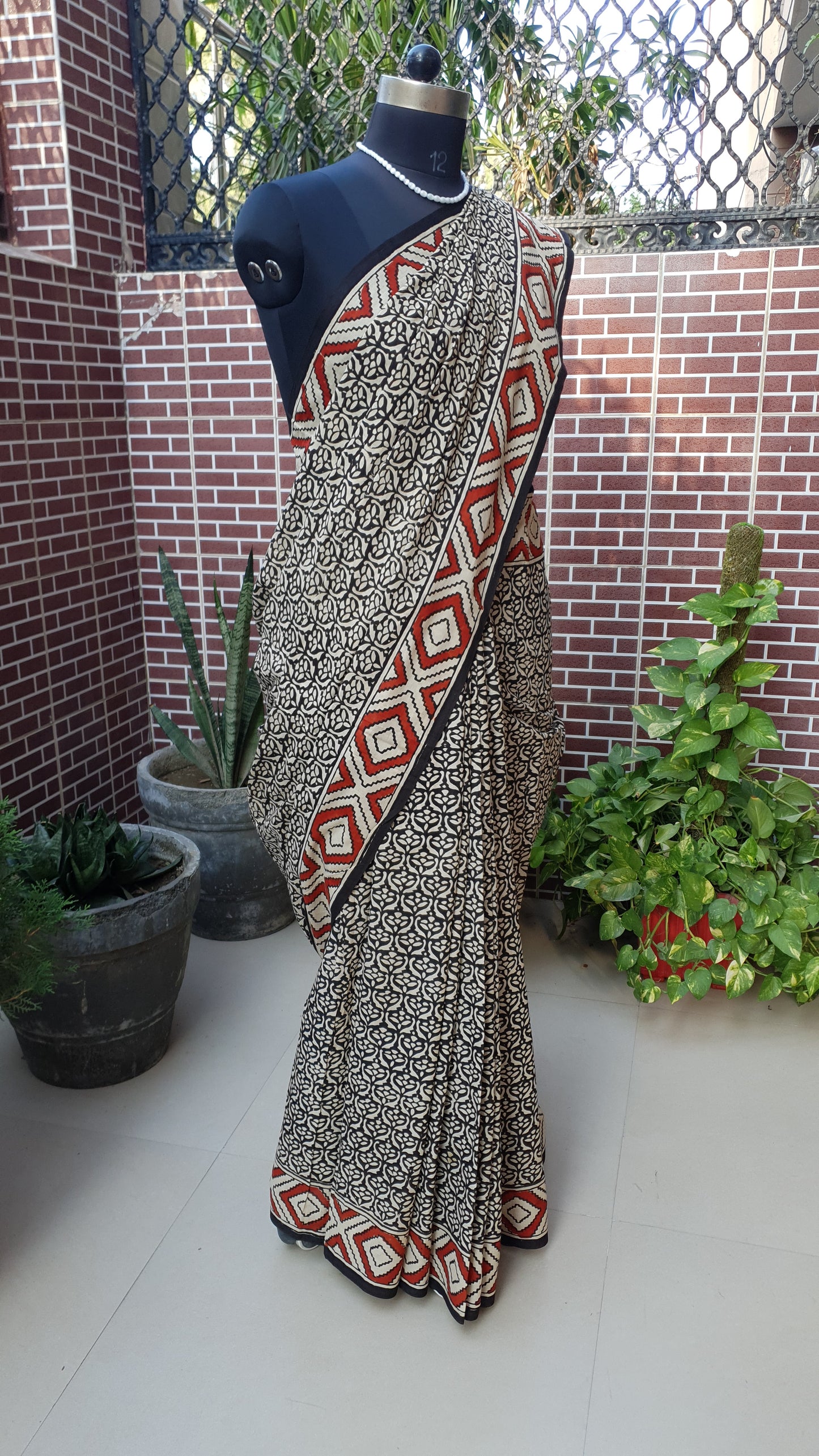 Black & Beige HBP Mul Cotton Saree MCHB-0003