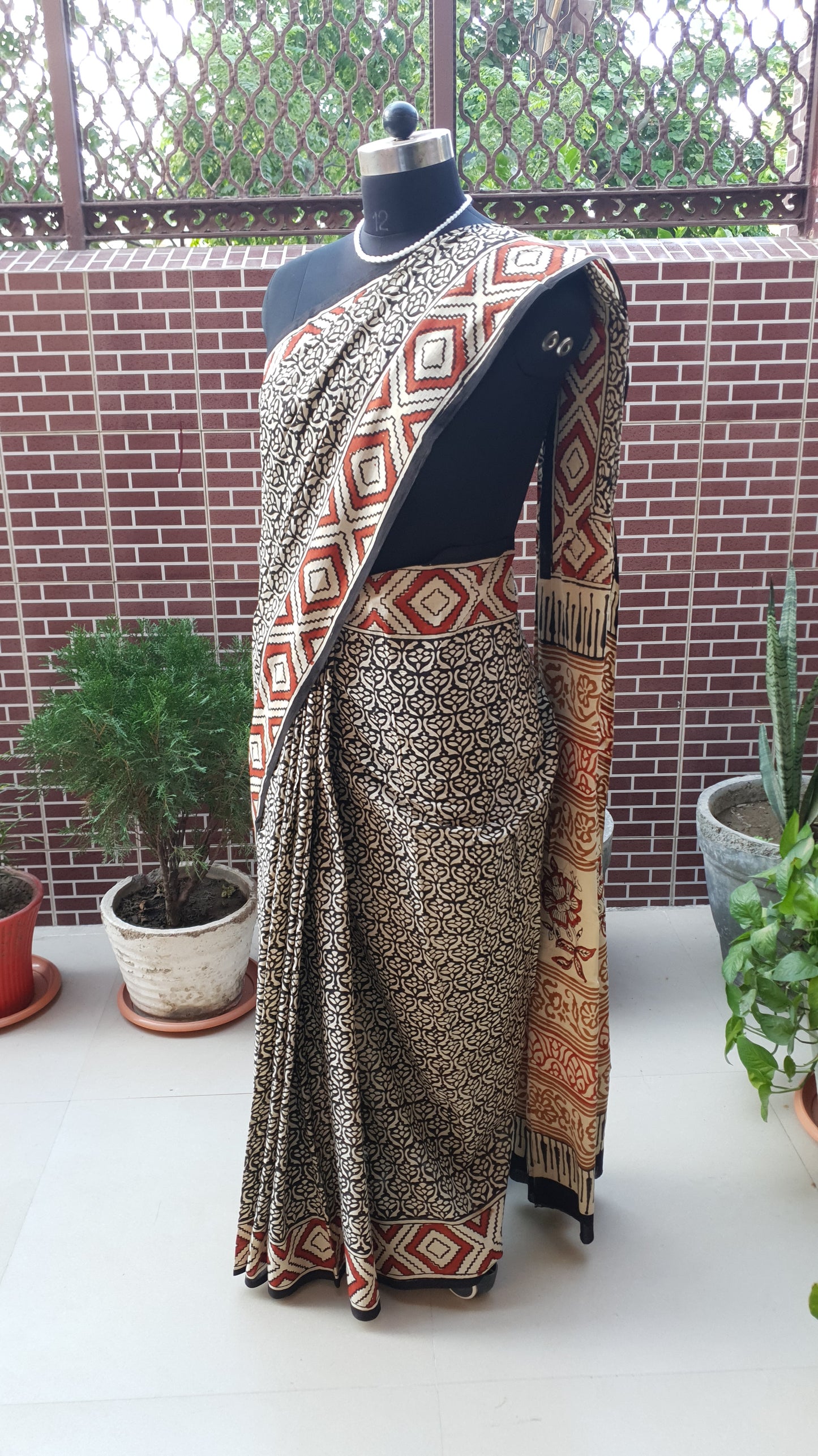 Black & Beige HBP Mul Cotton Saree MCHB-0003