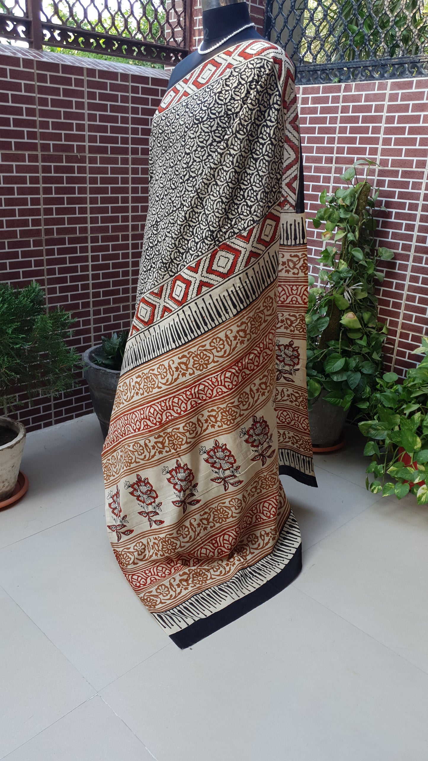 Black & Beige HBP Mul Cotton Saree MCHB-0003
