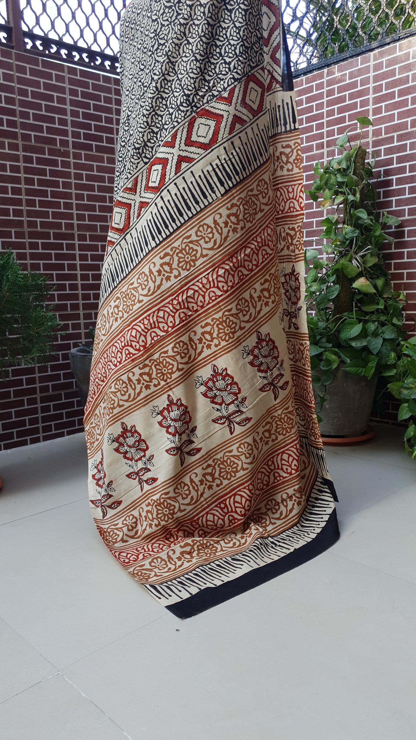 Black & Beige HBP Mul Cotton Saree MCHB-0003
