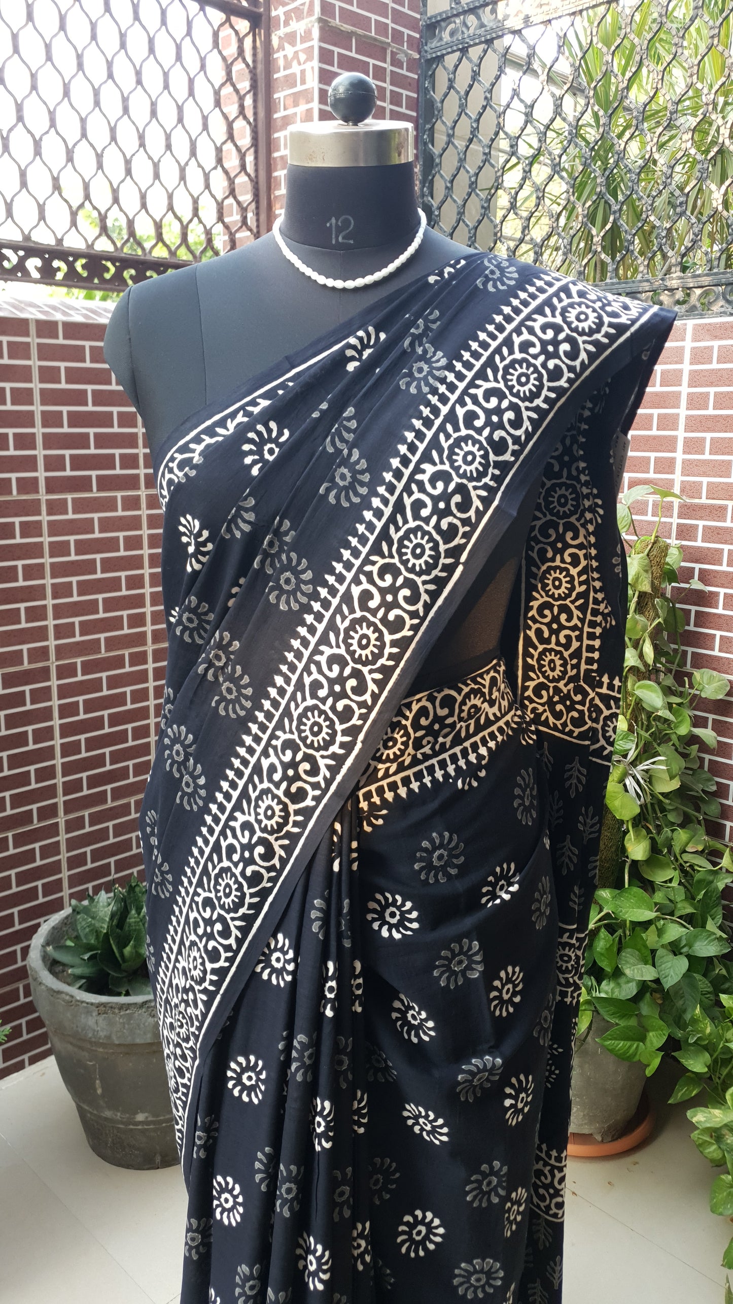 Black Vector HBP Mul Cotton Saree MCHB-0010