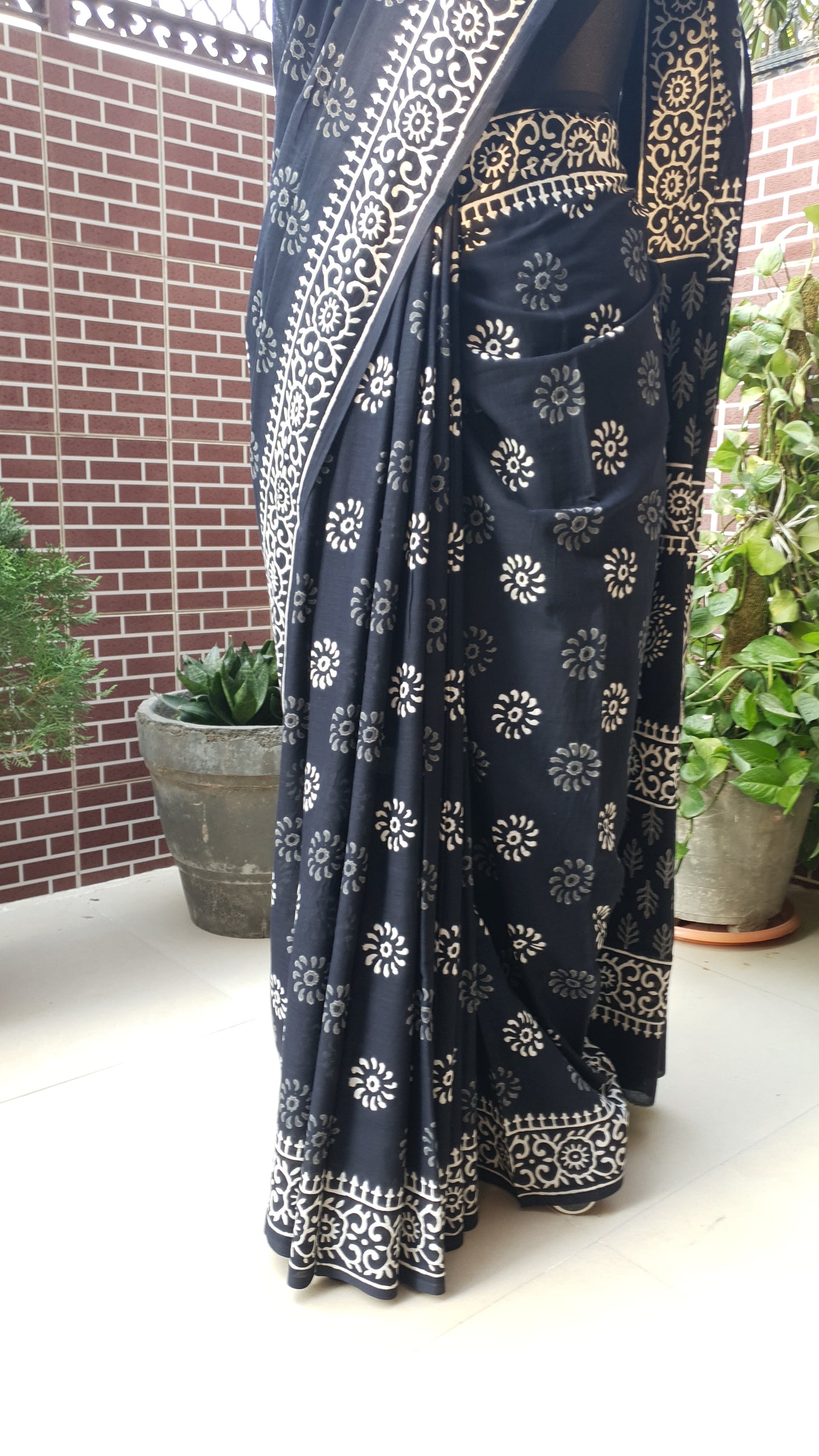 Black Vector HBP Mul Cotton Saree MCHB-0010