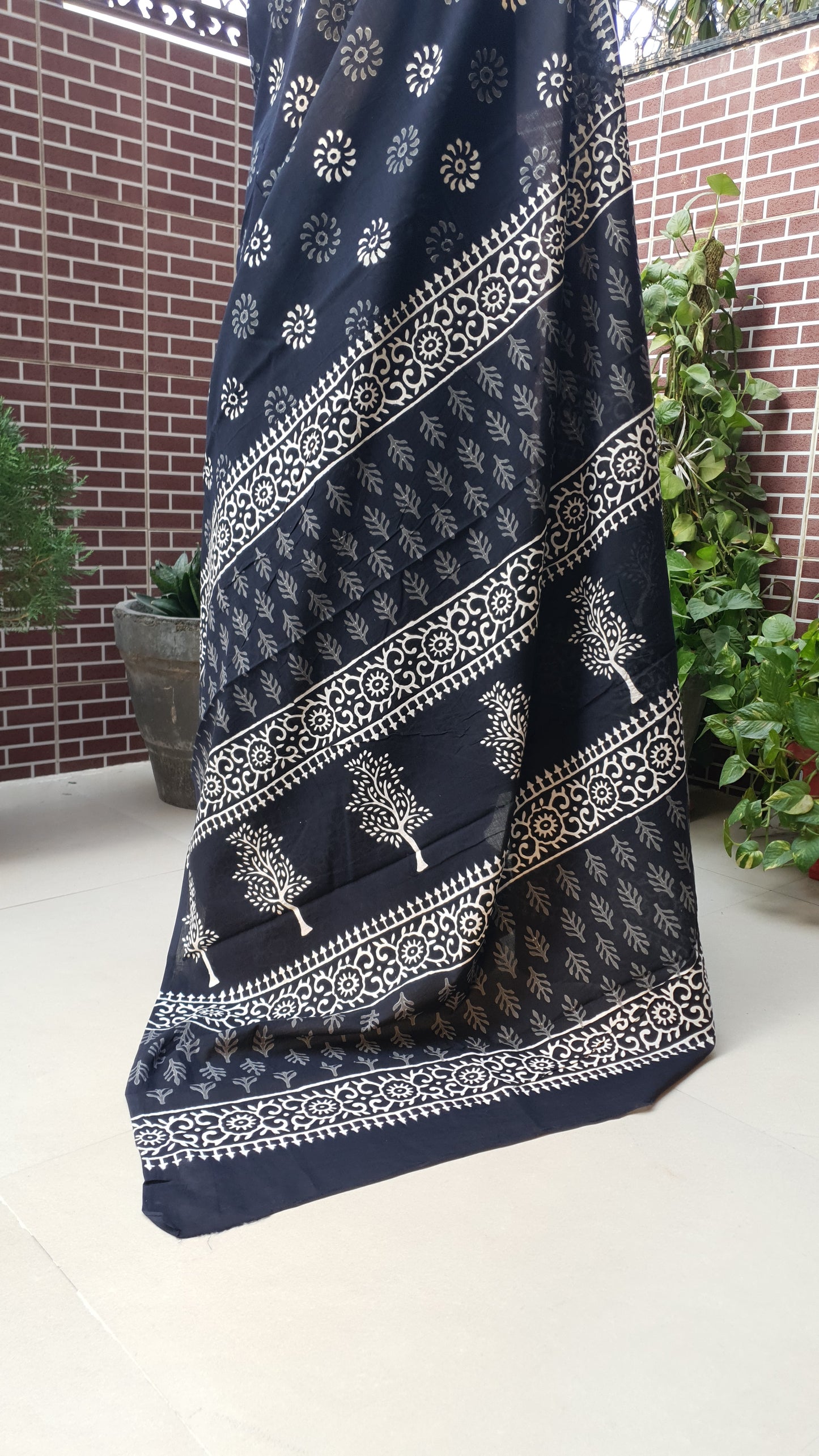 Black Vector HBP Mul Cotton Saree MCHB-0010