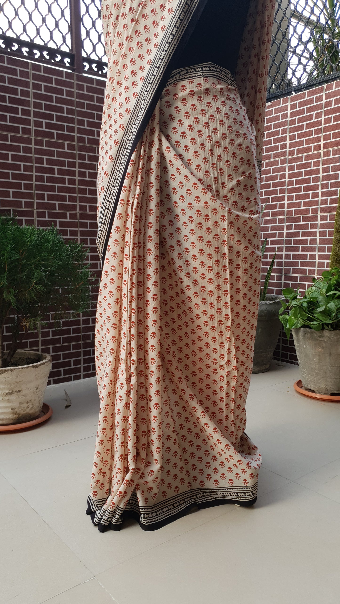 Rose & Beige HBP Mul Cotton Saree MCHB-0021