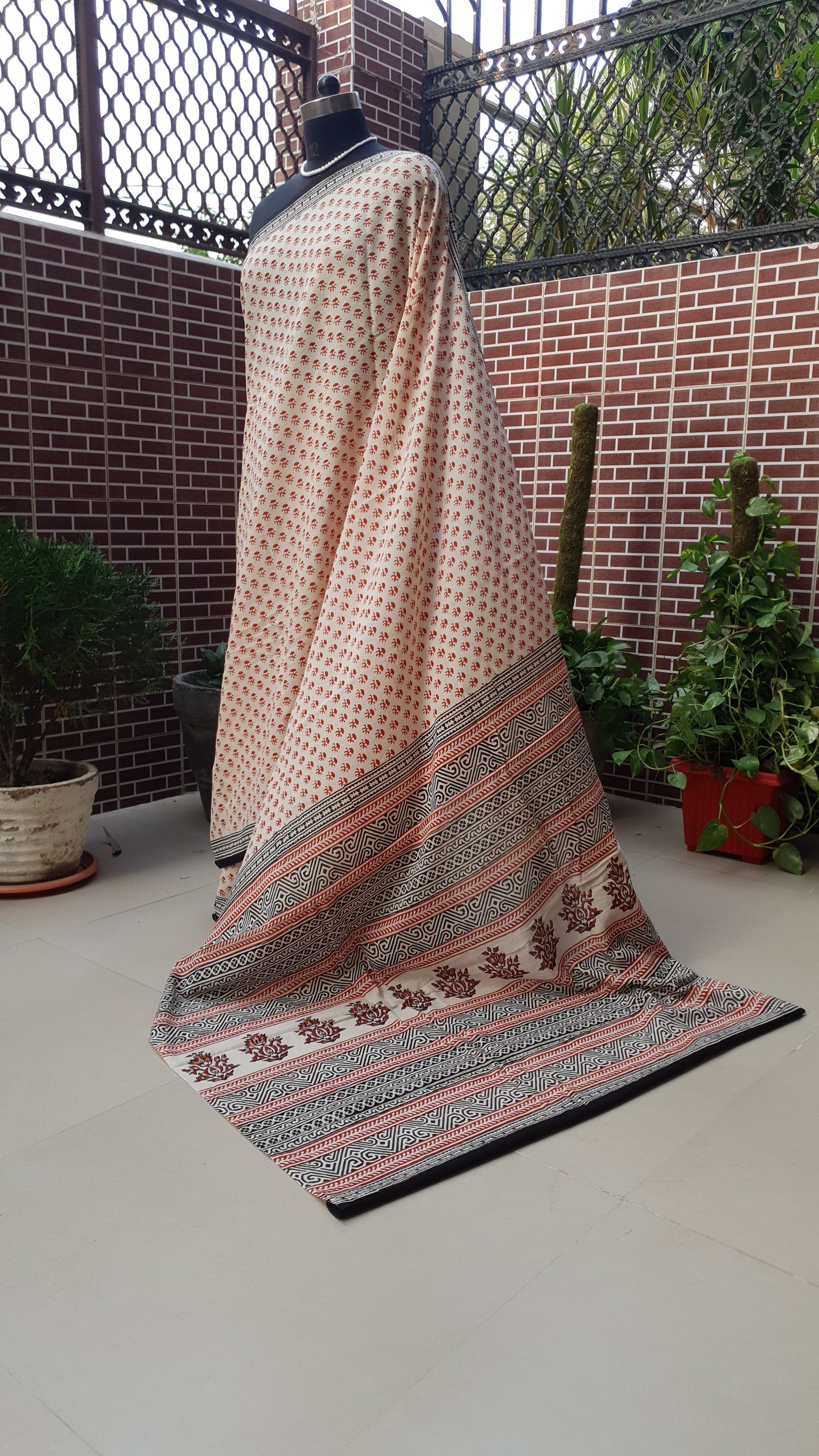 Rose & Beige HBP Mul Cotton Saree MCHB-0021