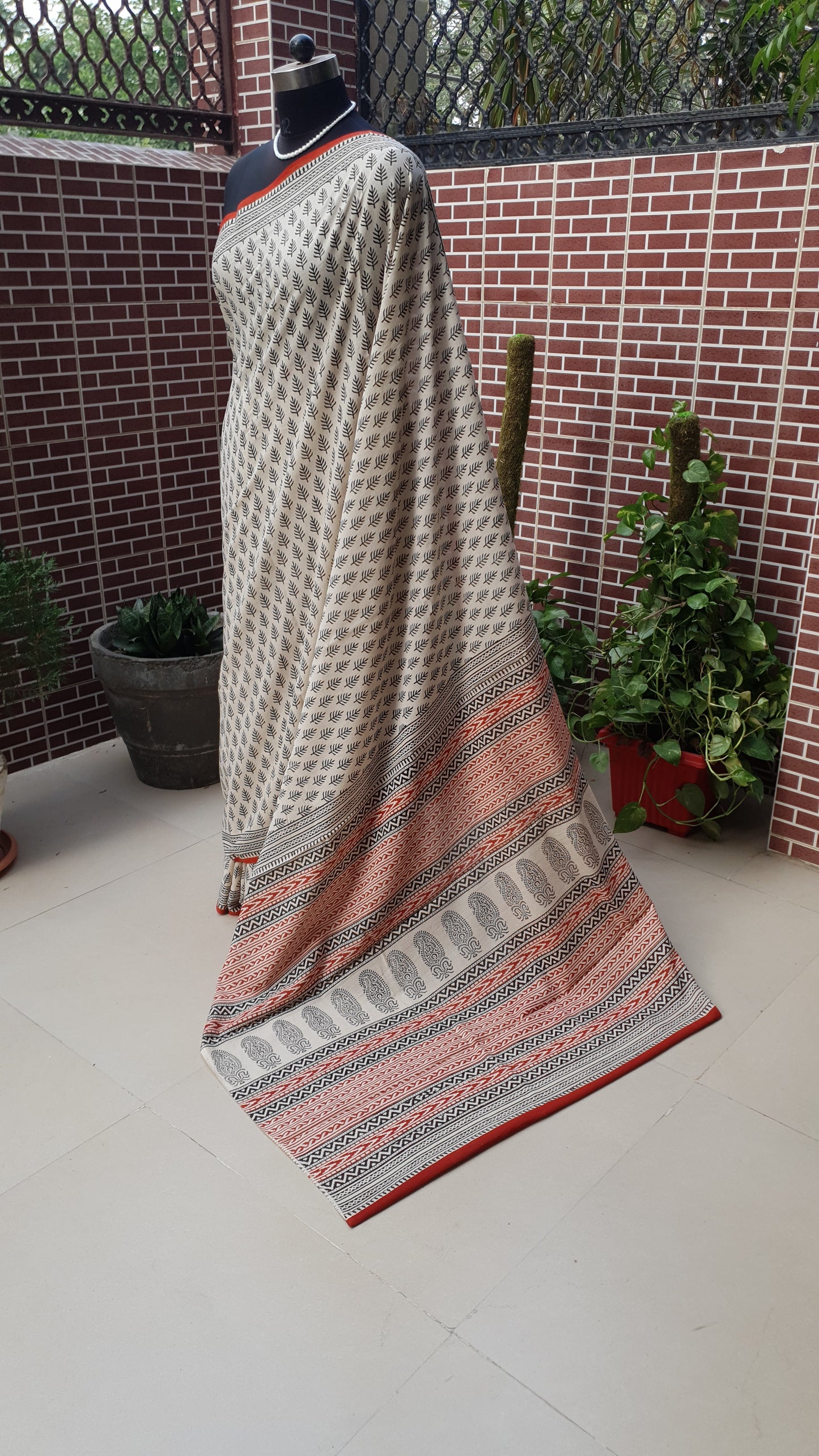 British Beige HBP Mul Cotton Saree MCHB-0022