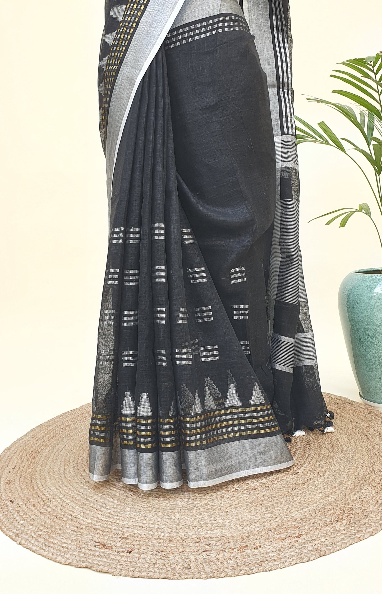 Black Hand Woven Linen Saree LNHW-0006