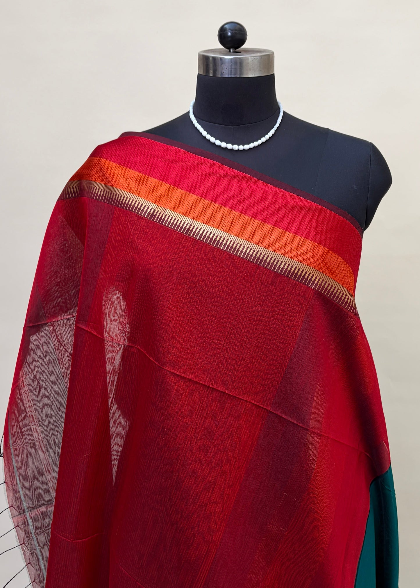 Nīlavī Maheshwari Saree